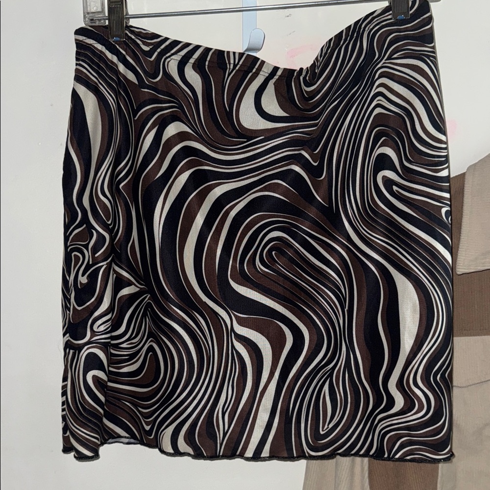 Stylish Black and White Swirl Skirt